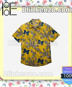 Michigan Wolverines Pinecone Short Sleeve Shirts a