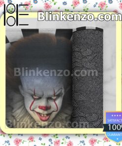 It Pennywise Black And White Checkered Entryway Rug b