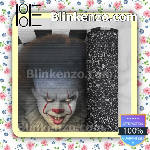 It Pennywise Black And White Checkered Entryway Rug b